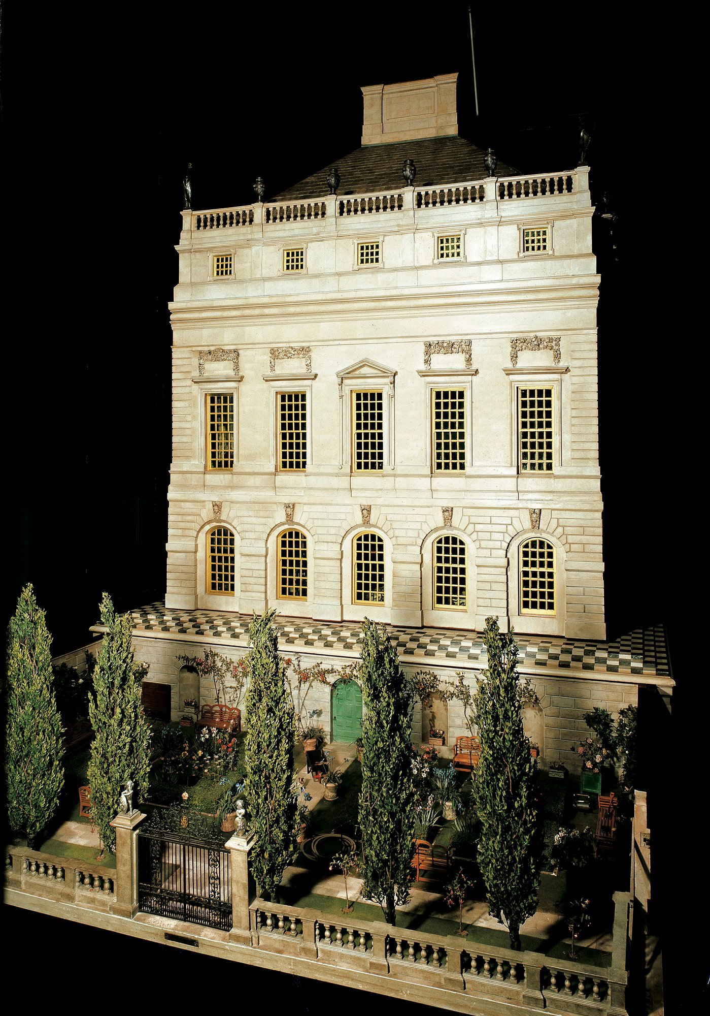 Queen Mary's Dolls' House